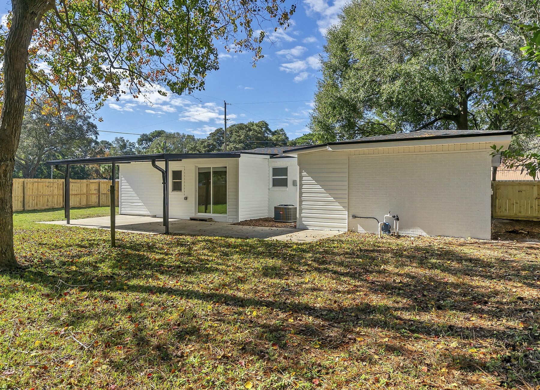 500 Ross Road Fort Walton Beach, FL 32547 - Photo 34 of 38 a house view with a backyard space