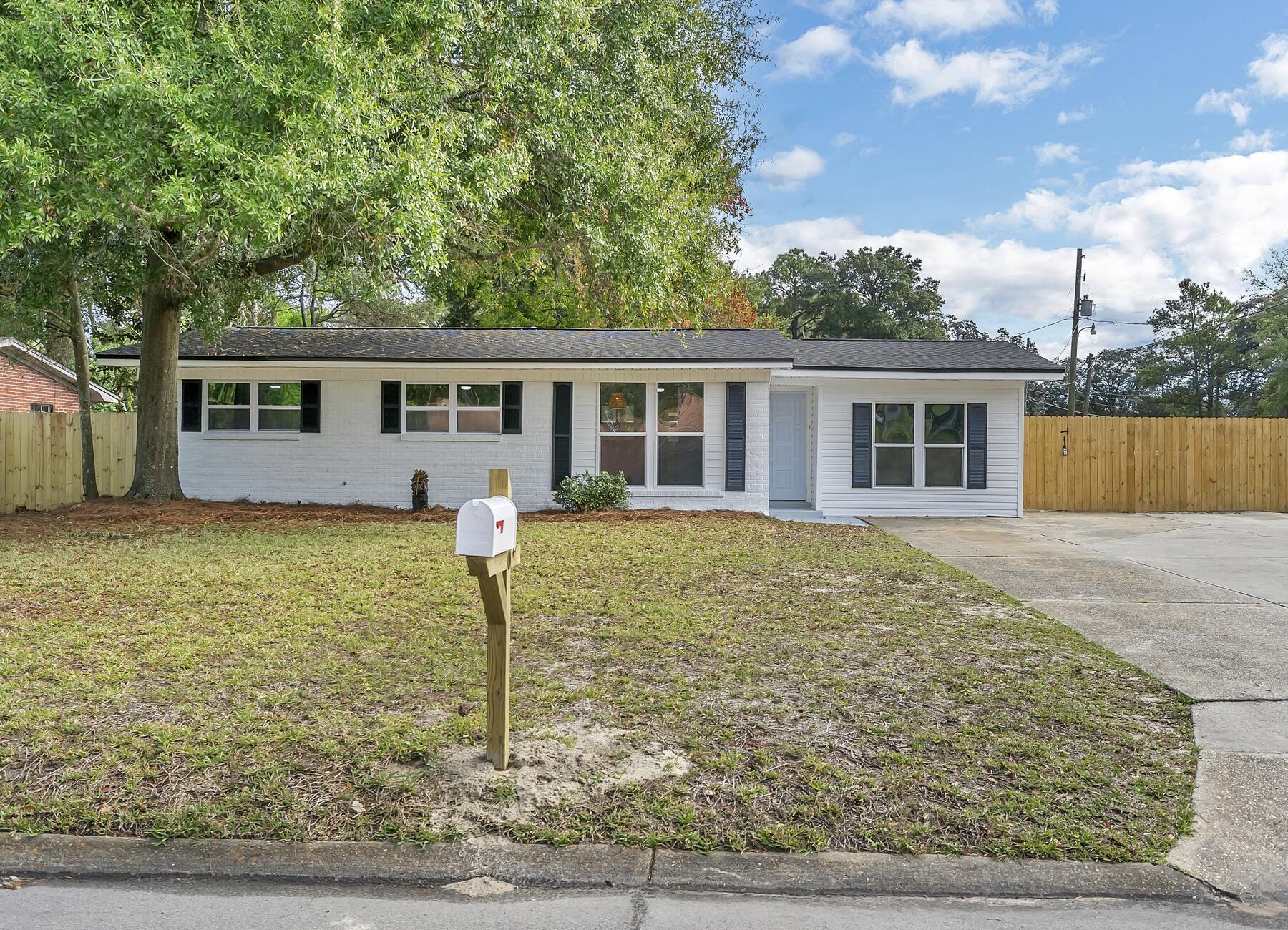 500 Ross Road Fort Walton Beach, FL 32547 - Photo 6 of 38 a view of a house with a backyard