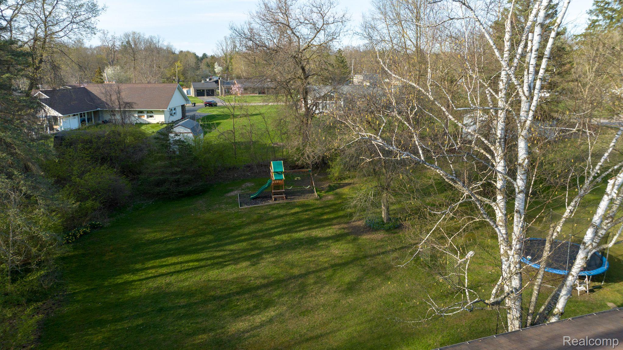 9176 Carpenter Road Flushing, MI 48433 - Photo 29 of 35 Gallery Image 29