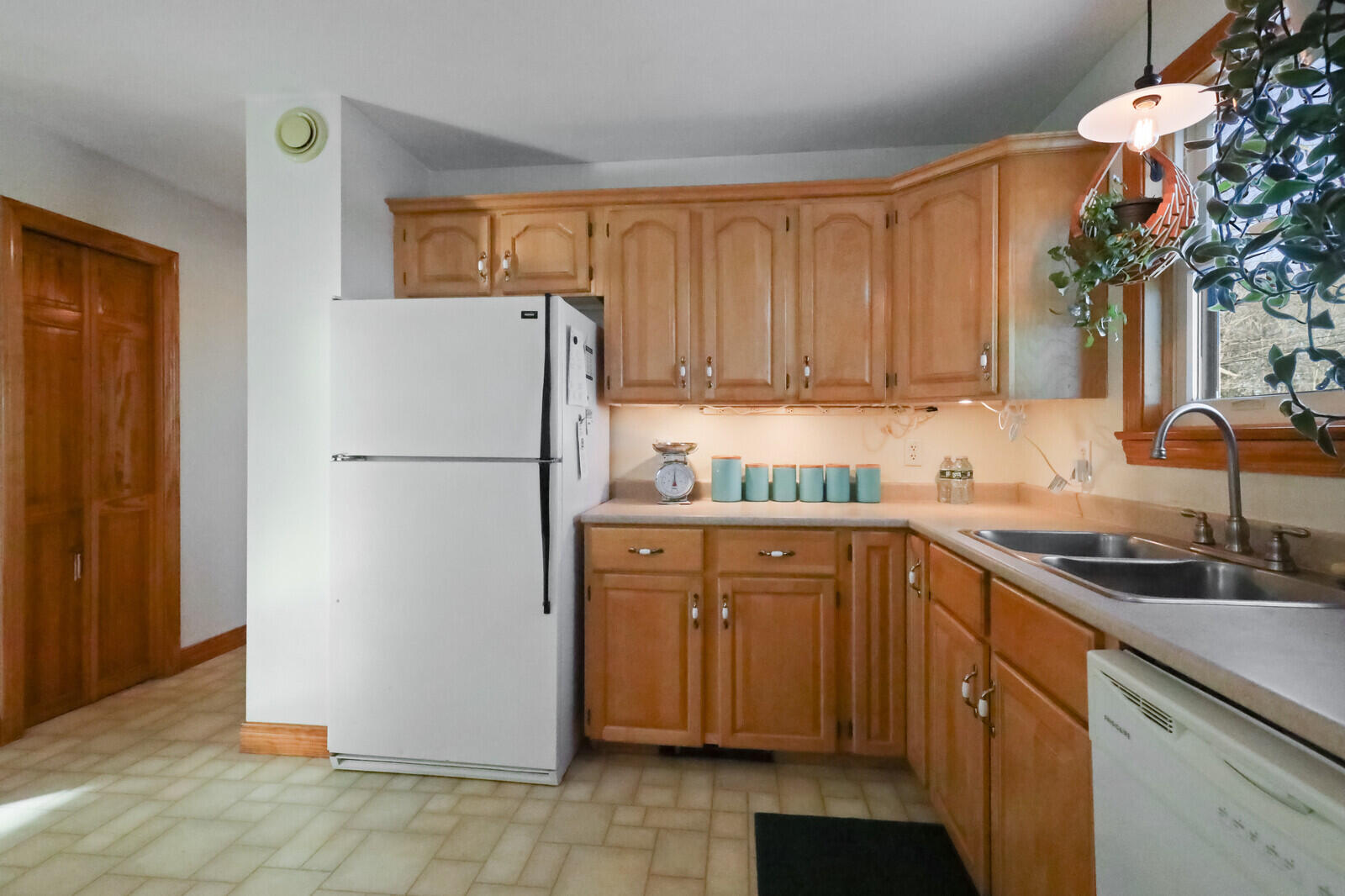 1941 Eastern Road Warren, ME 04864 - Photo 37 of 59 Kitchen