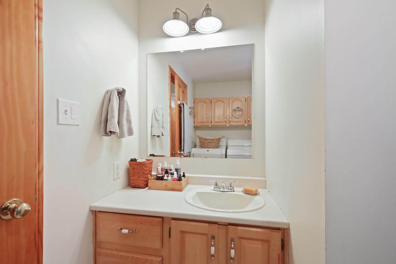 1941 Eastern Road Warren, ME 04864 - Photo 48 of 59 First bath