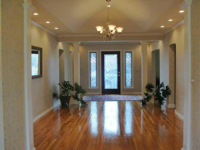 2720 Leeds Road Columbus, OH 43221 - Photo 6 of 18