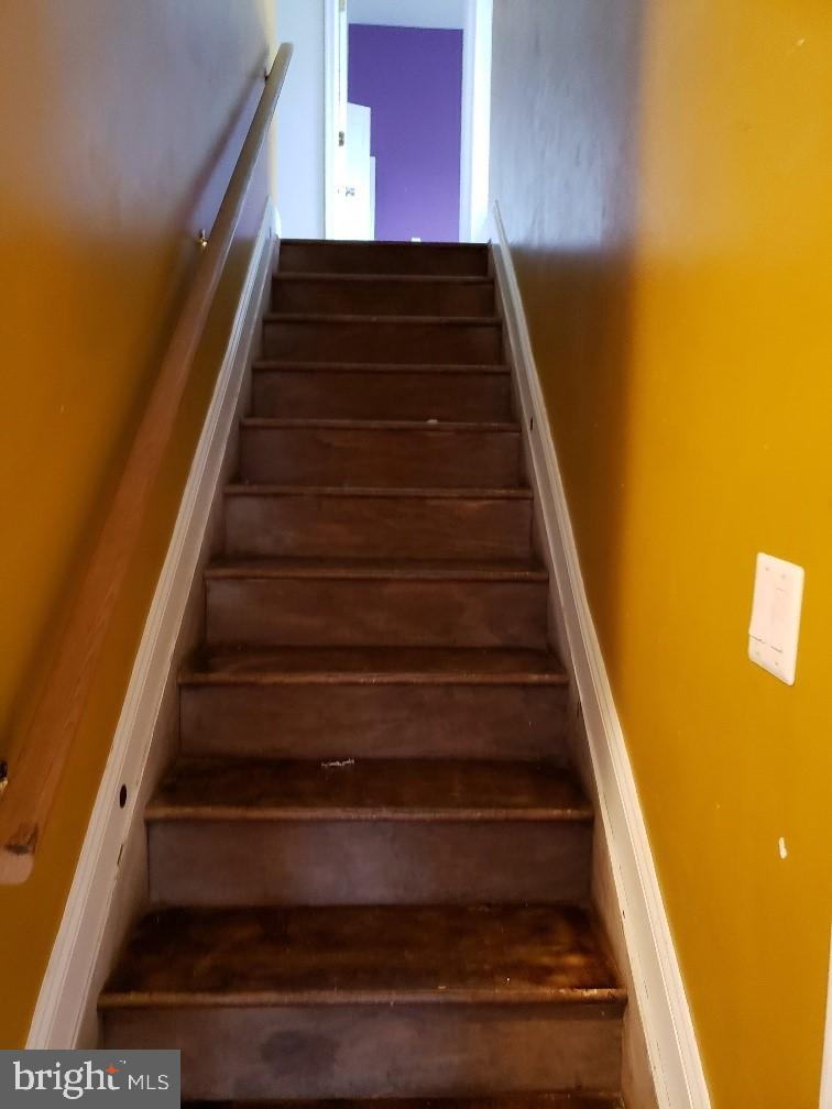 6110 Craft Road Alexandria, VA 22310 - Photo 11 of 25 stair to second level