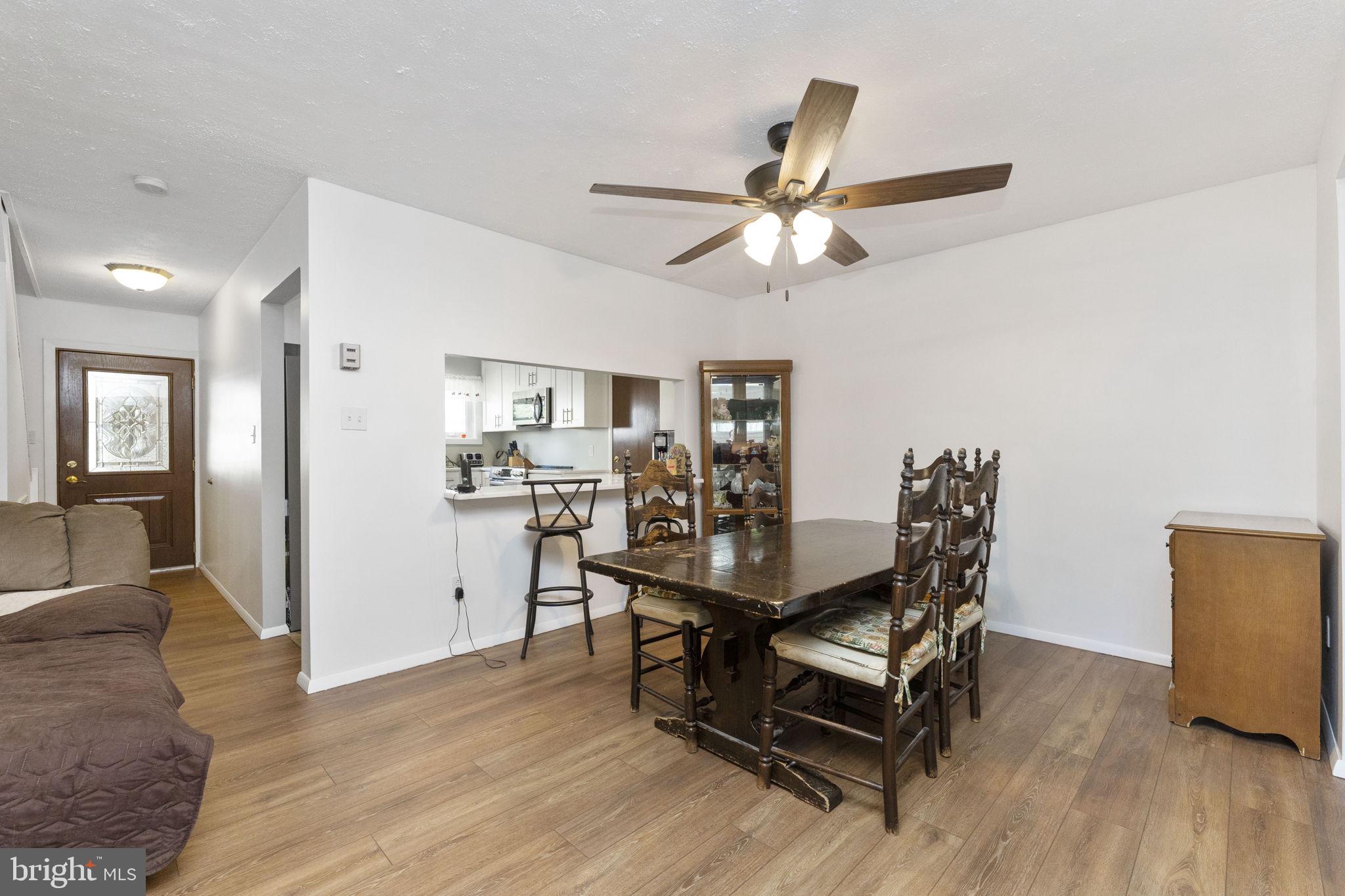 44 Hamlet Road Levittown, PA 19056 - Photo 8 of 25 Gallery Image 8