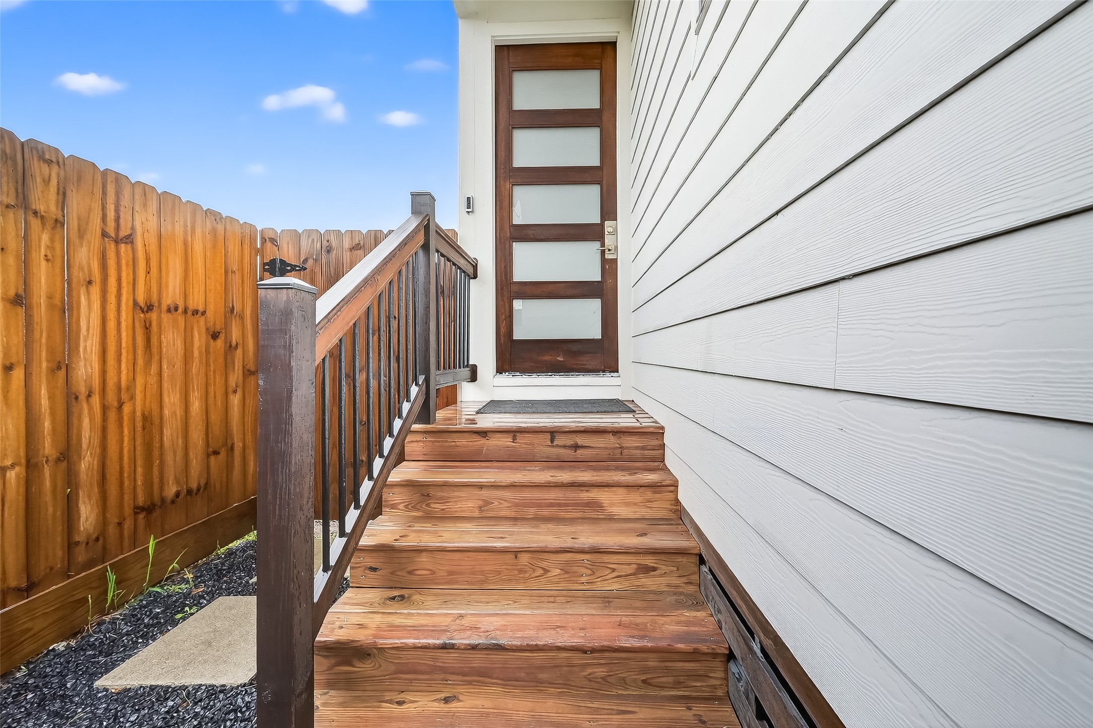 6630 Highrock Road Houston, TX 77092 - Photo 3 of 40 a view of entryway