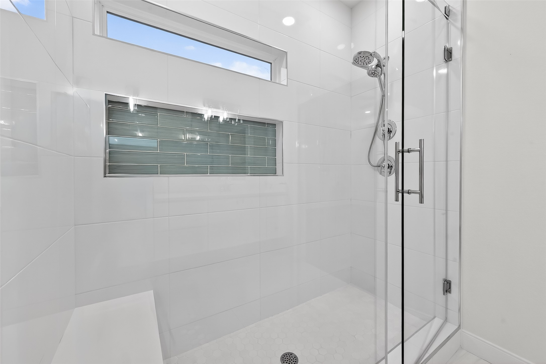 6630 Highrock Road Houston, TX 77092 - Photo 34 of 40 a bathroom with a shower