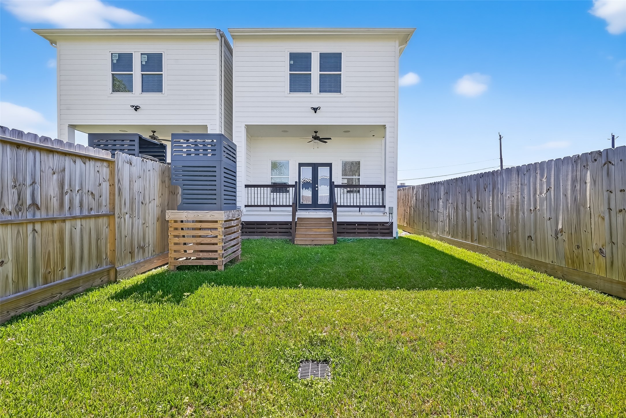 6630 Highrock Road Houston, TX 77092 - Photo 40 of 40 a front view of a house with garden