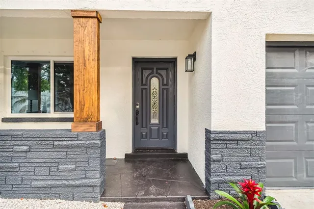 $2,895 | 2408 50th Street South, Gulfport, FL 33707