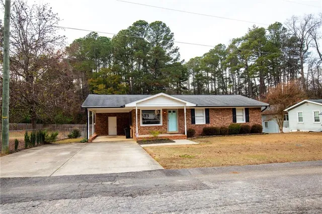 $1,400 | 3858 Red Oak Drive, Fayetteville, NC 28306