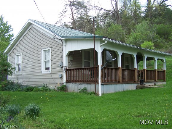 Left front view of home