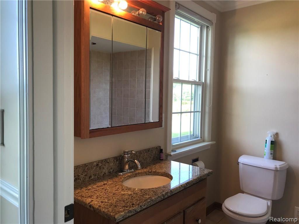 18636 Inkster Road Romulus, MI 48174 - Photo 15 of 32