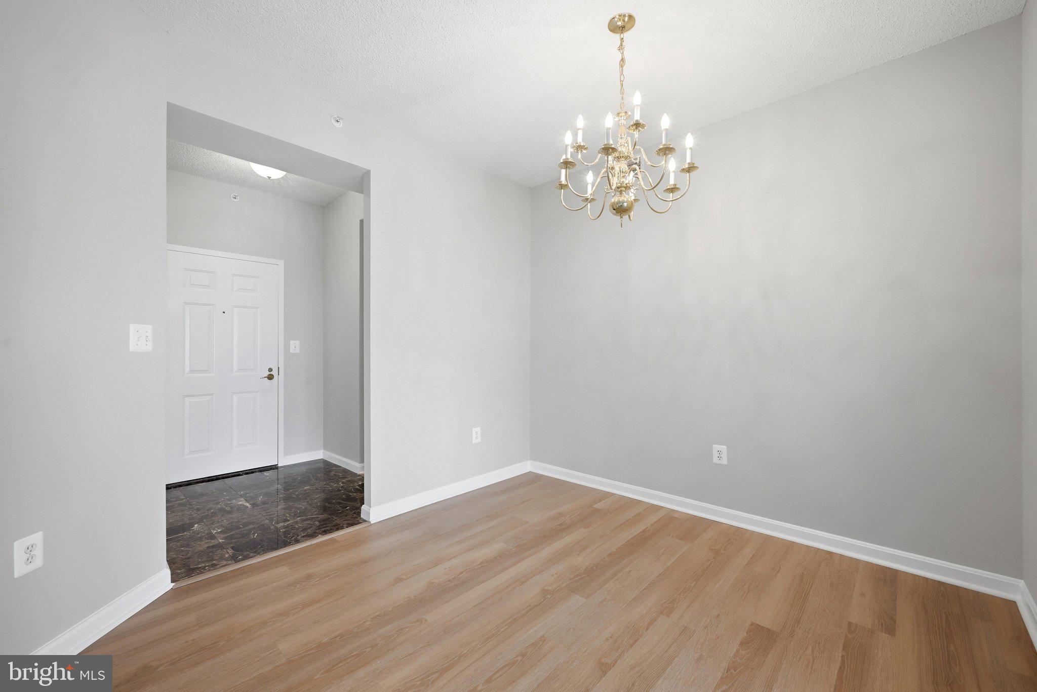 19375 Cypress Ridge Terrace, Unit 922 Leesburg, VA 20176 - Photo 13 of 89 Dining Area