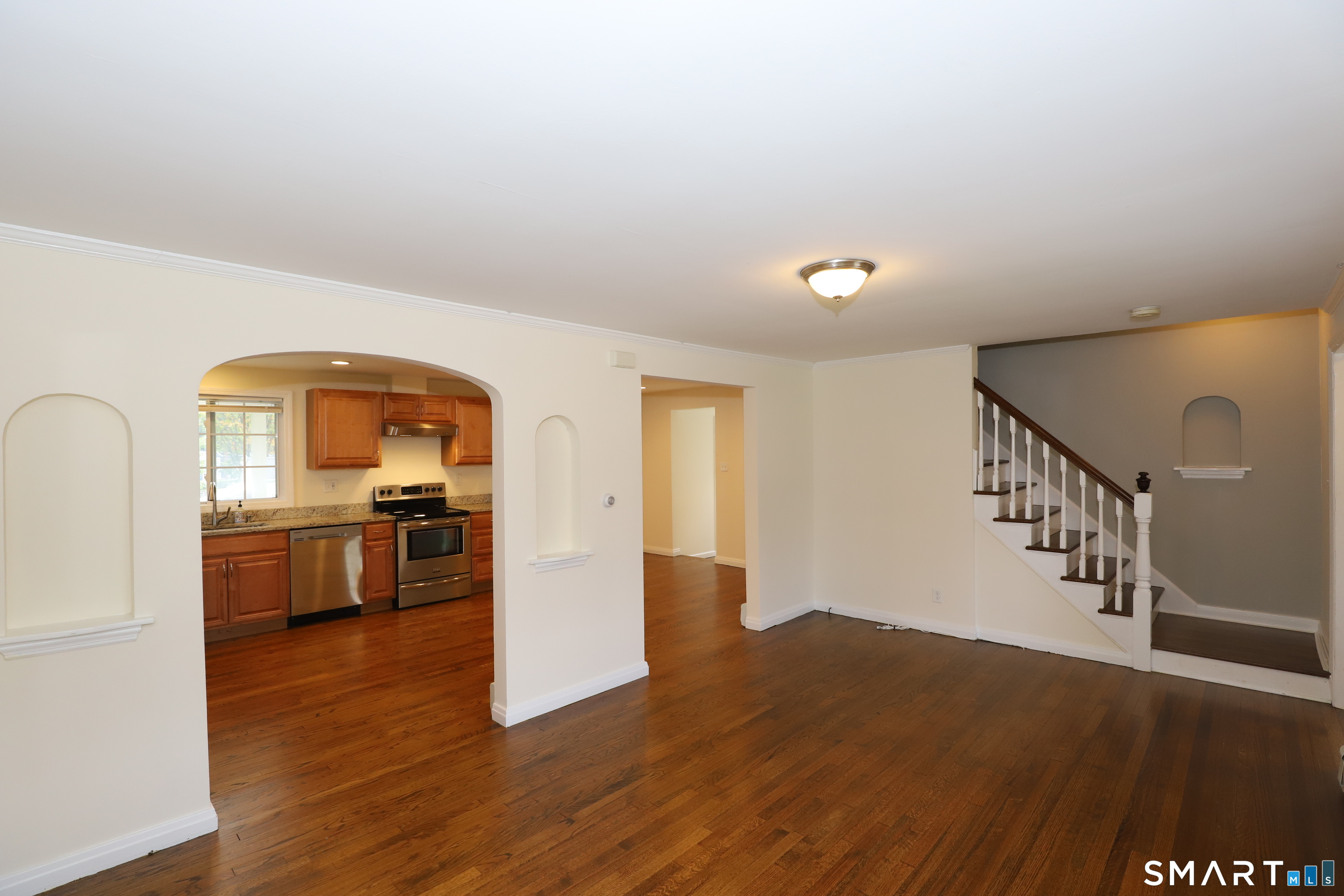 2701 Old Town Road Bridgeport, CT 06606 - Photo 14 of 28 Gallery Image 14