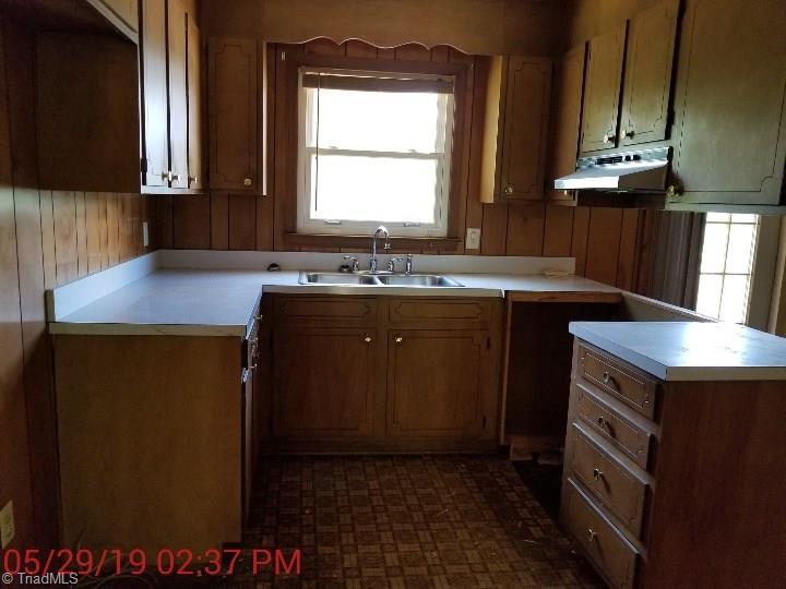 143 Hilton Road Stokesdale, NC 27357 - Photo 5 of 13 Gallery Image 5