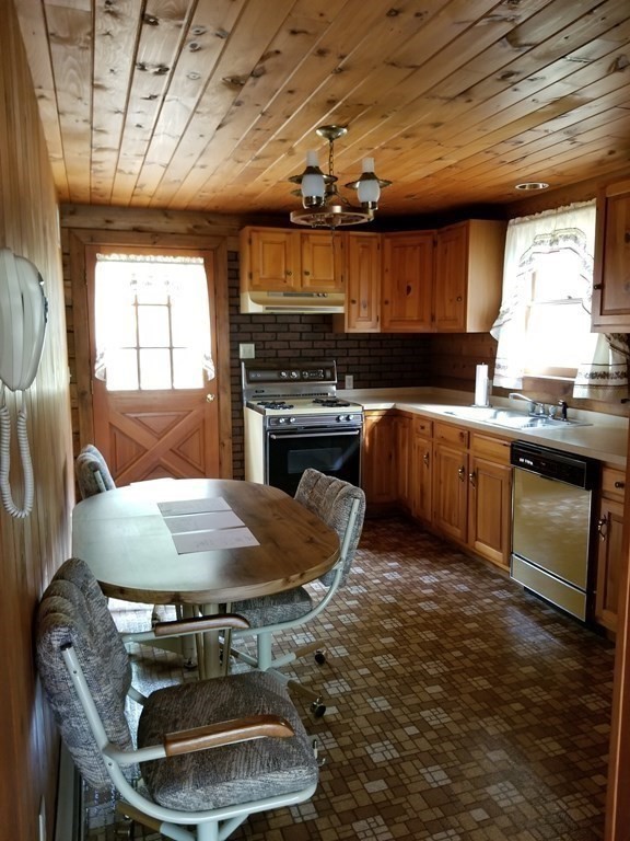 85 West Monomonac Road Winchendon, MA 01475 - Photo 12 of 27