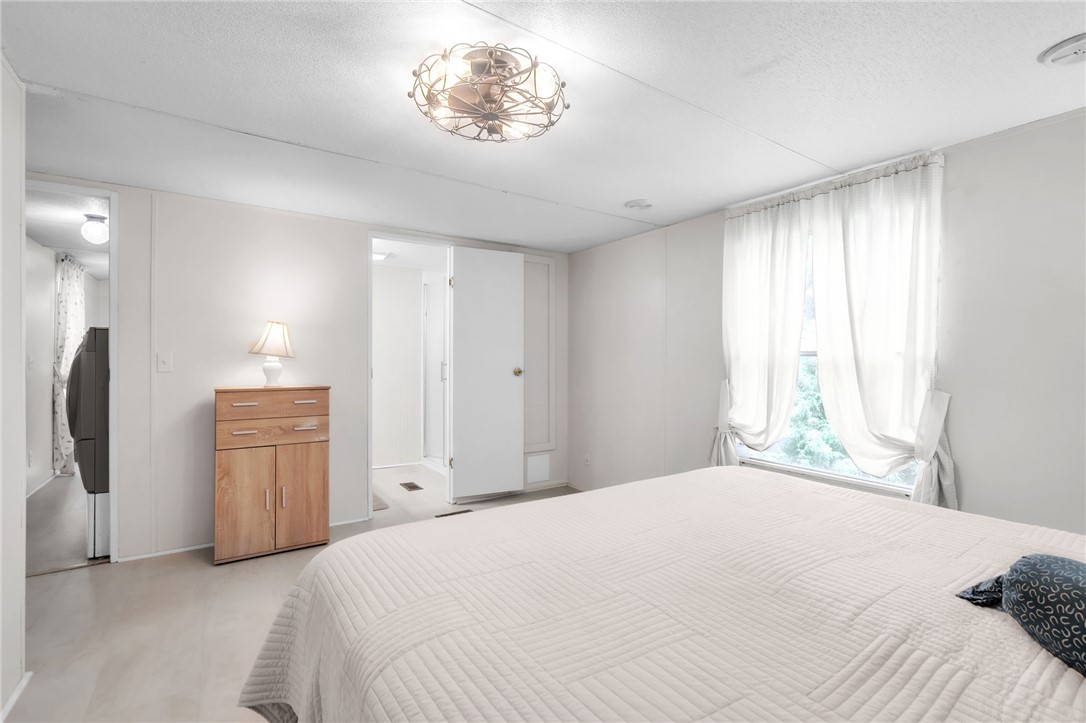 506 Charlies Creek Road Iva, SC 29655 - Photo 13 of 28 Well-lit room provides a peaceful retreat for relaxation.