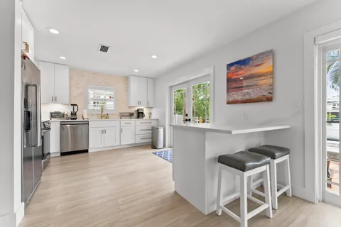 $1,895,000 | 802 Andrews Avenue, Delray Beach, FL 33483