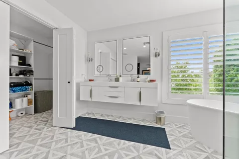 $1,895,000 | 802 Andrews Avenue, Delray Beach, FL 33483