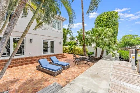 $1,895,000 | 802 Andrews Avenue, Delray Beach, FL 33483