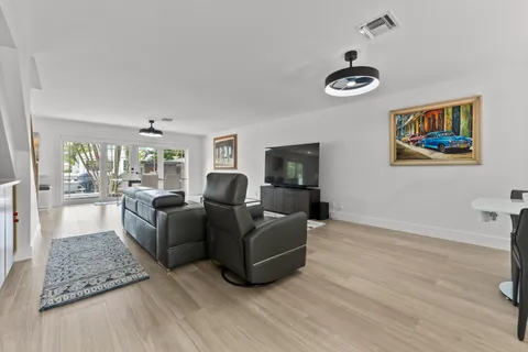 $1,895,000 | 802 Andrews Avenue, Delray Beach, FL 33483