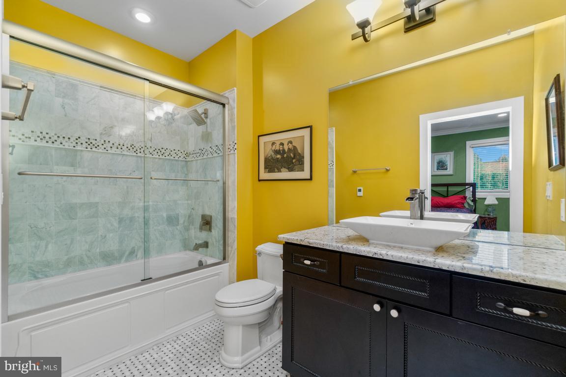 2035 Chesapeake Road Annapolis, MD 21409 - Photo 29 of 48 Main level full bathoom