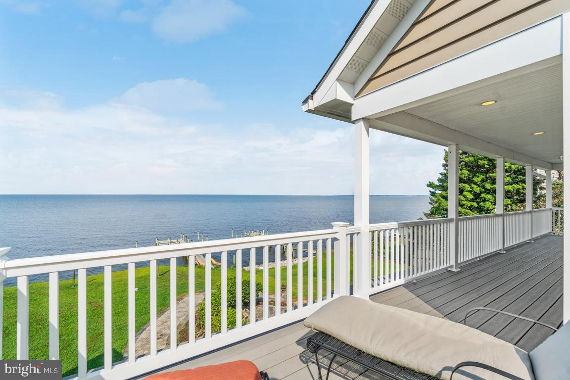 2035 Chesapeake Road Annapolis, MD 21409 - Photo 30 of 48 2nd level waterside deck