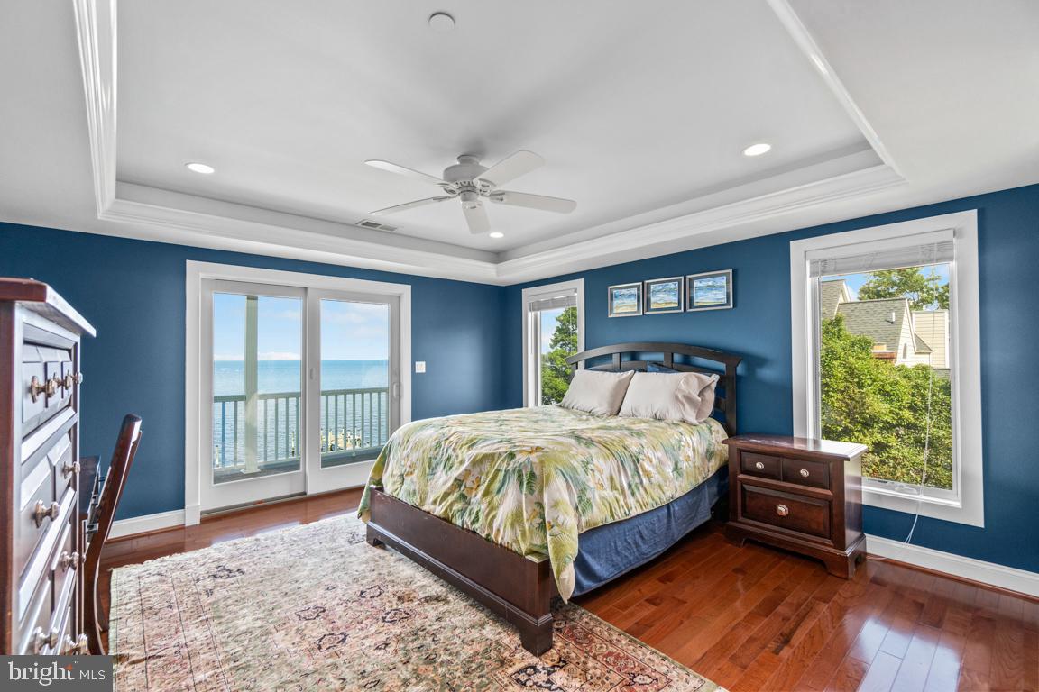 2035 Chesapeake Road Annapolis, MD 21409 - Photo 31 of 48 3rd bedroom with endless Bay views & en suite bath