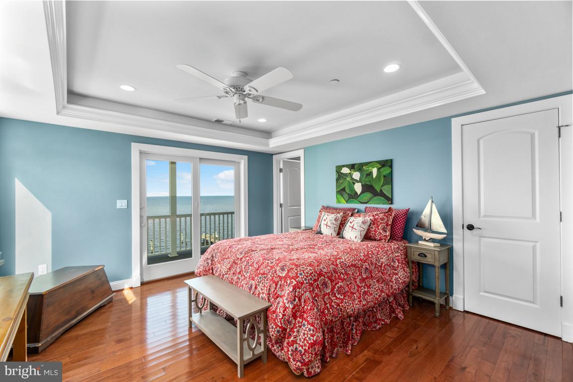 2035 Chesapeake Road Annapolis, MD 21409 - Photo 33 of 48 4th bdrm on waterside with en suite bath