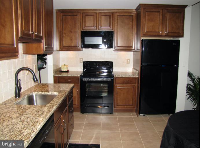 5687 Vantage Point Road Columbia, MD 21044 - Photo 14 of 29 Kitchen