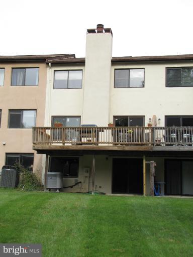 5687 Vantage Point Road Columbia, MD 21044 - Photo 5 of 29 Exterior (Rear)