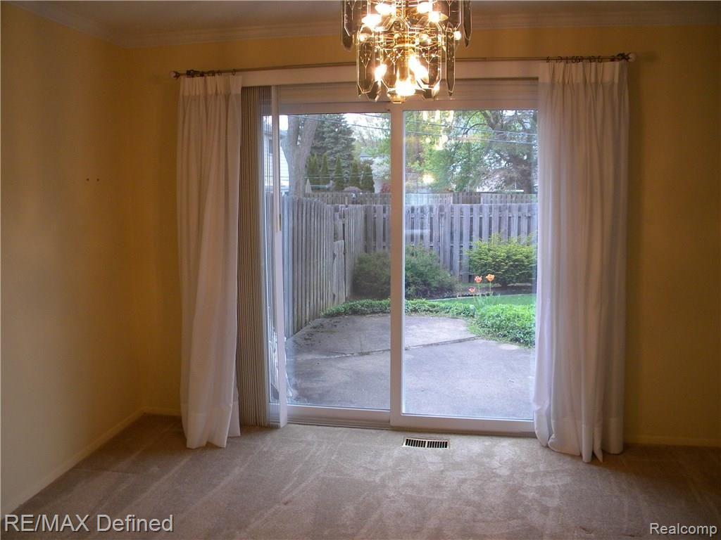 176 Manor Way Rochester Hills, MI 48309 - Photo 4 of 31