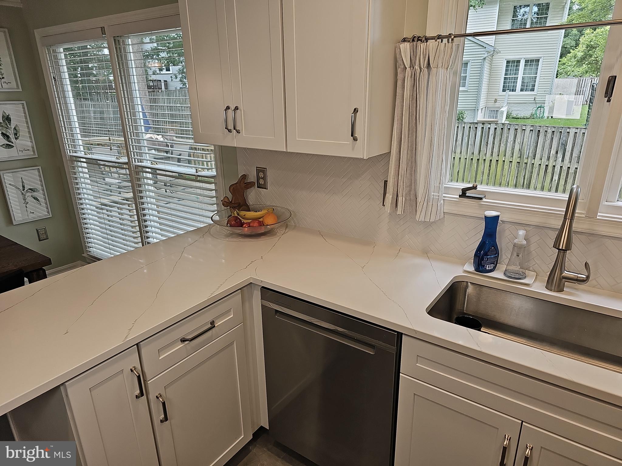 13903 Wild Raspberry Court Gainesville, VA 20155 - Photo 18 of 64 2023 new Kitchen, quartz counters, cabinets, floor