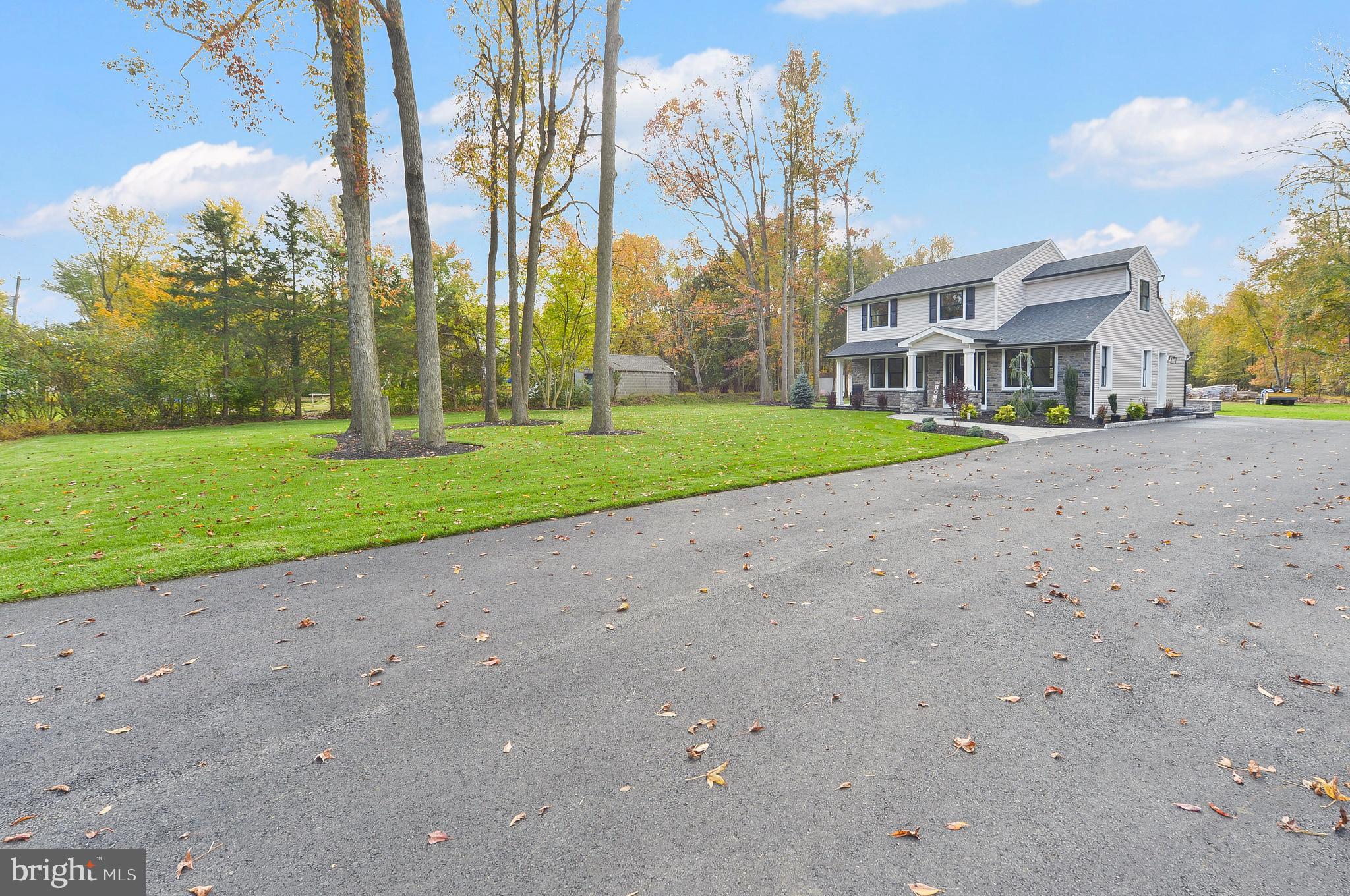 323 Ark Road Mount Laurel, NJ 08054 - Photo 1 of 40