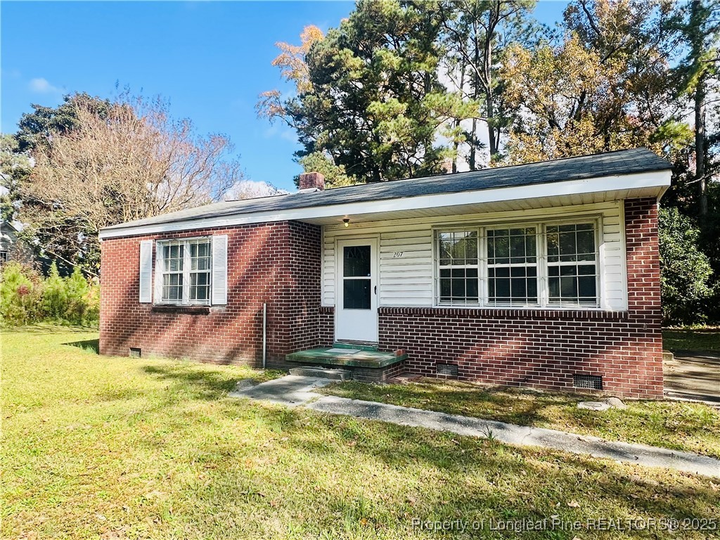 207 East Rockingham Road Maxton, NC 28364 - Photo 2 of 13 Gallery Image 2