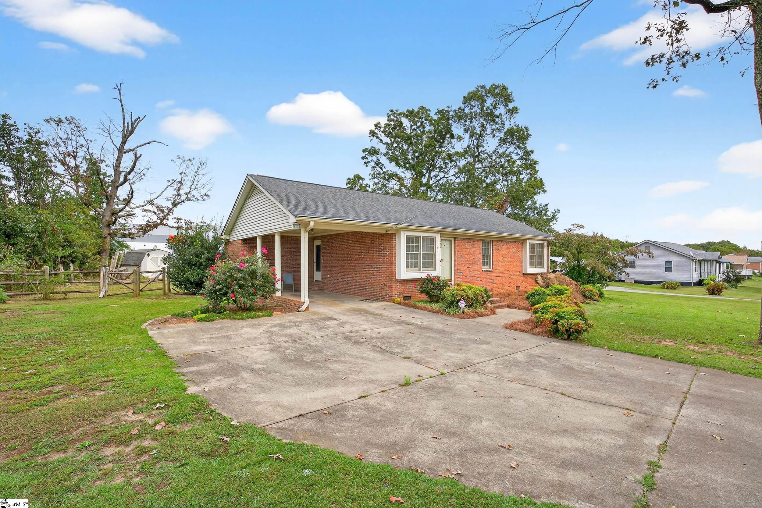1131 Victor Hill Road Greer, SC 29651 - Photo 2 of 36 Gallery Image 2