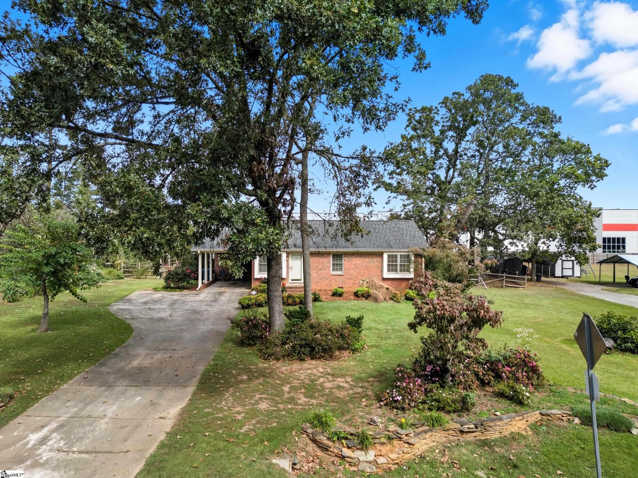 1131 Victor Hill Road Greer, SC 29651 - Photo 5 of 36 Gallery Image 5