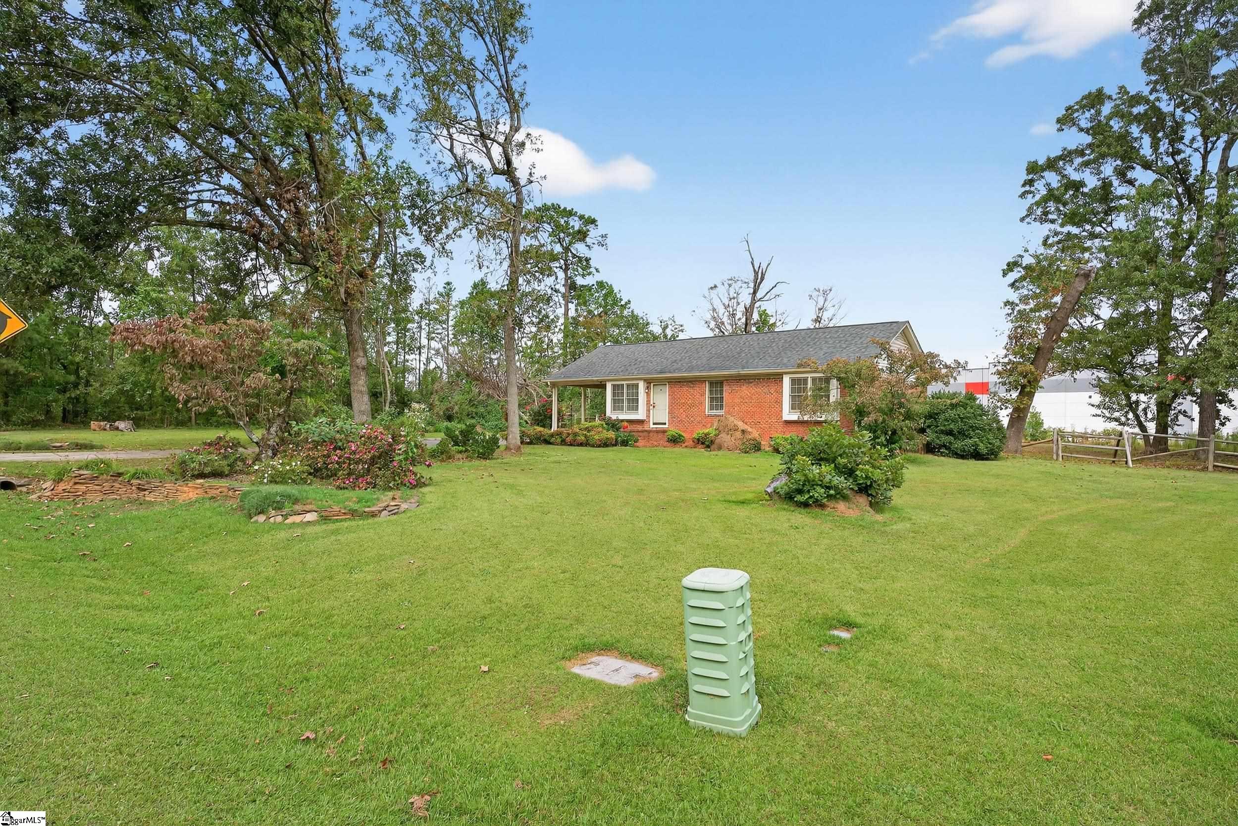1131 Victor Hill Road Greer, SC 29651 - Photo 6 of 36 Gallery Image 6
