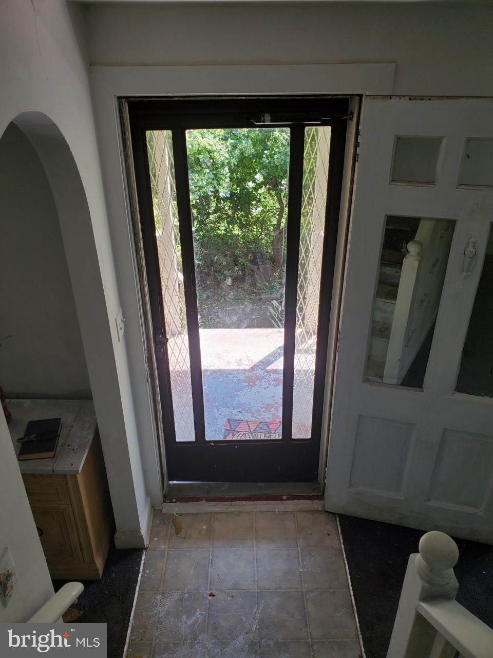 1520 Foster Road Silver Spring, MD 20905 - Photo 8 of 46 Foyer