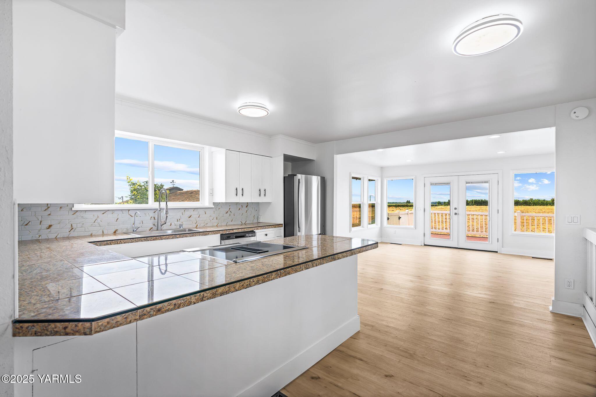 650 White Road Zillah, WA 98953 - Photo 14 of 39 Kitchen