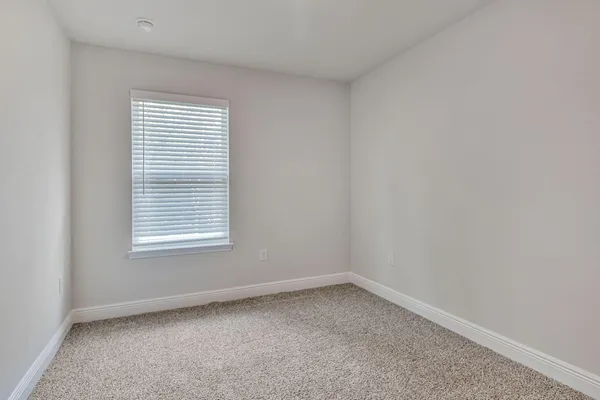 $2,095 | 1022 McLaren Circle, Fort Walton Beach, FL 32547