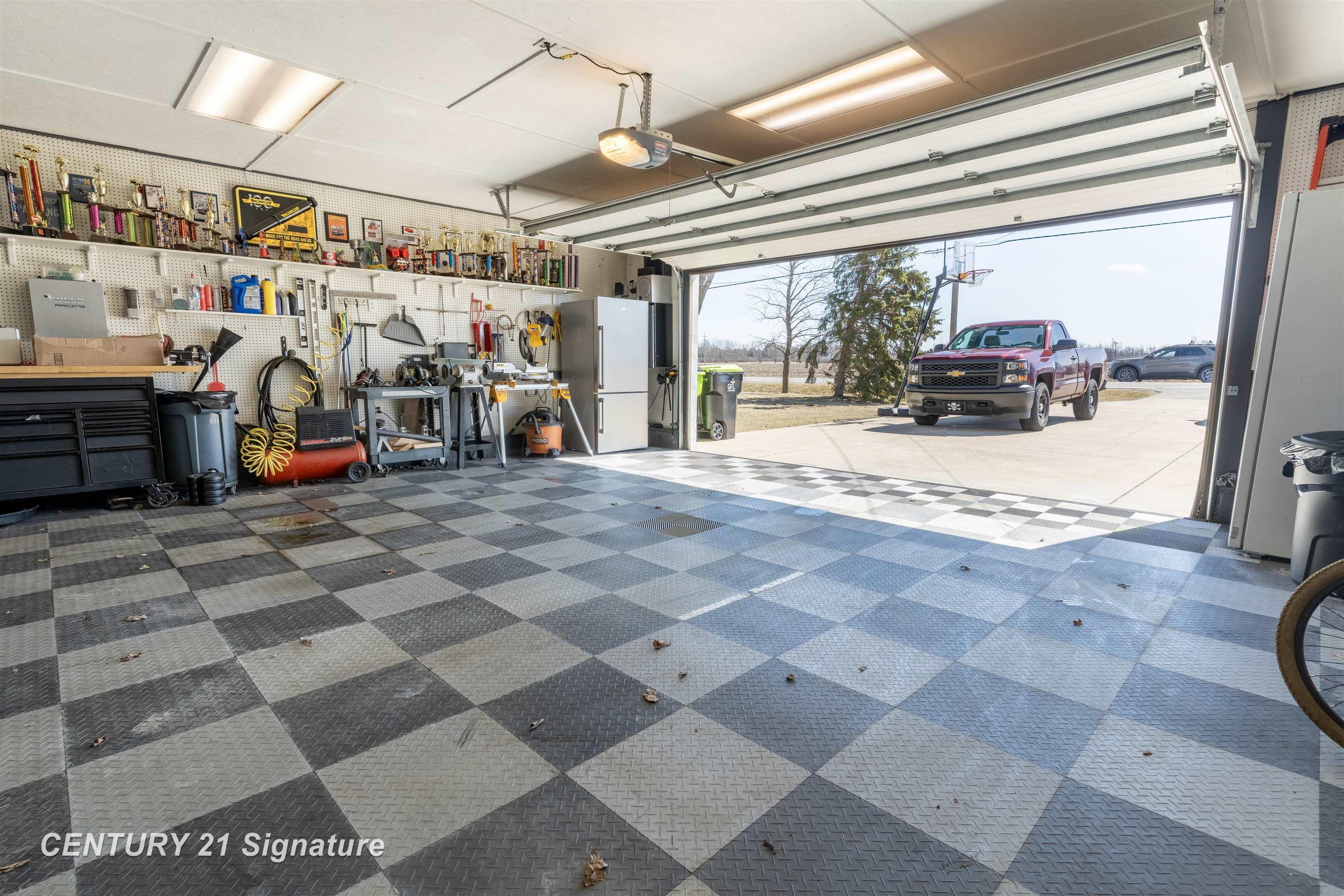 1600 Hotchkiss Road Freeland, MI 48623 - Photo 22 of 31 50209497-002f8dc7-a0bd-45b7-9f61-729cf1cfa28f.JPG
