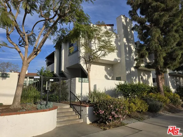 $5,000 | 4866 1/2 McConnell Avenue, Los Angeles, CA 90066