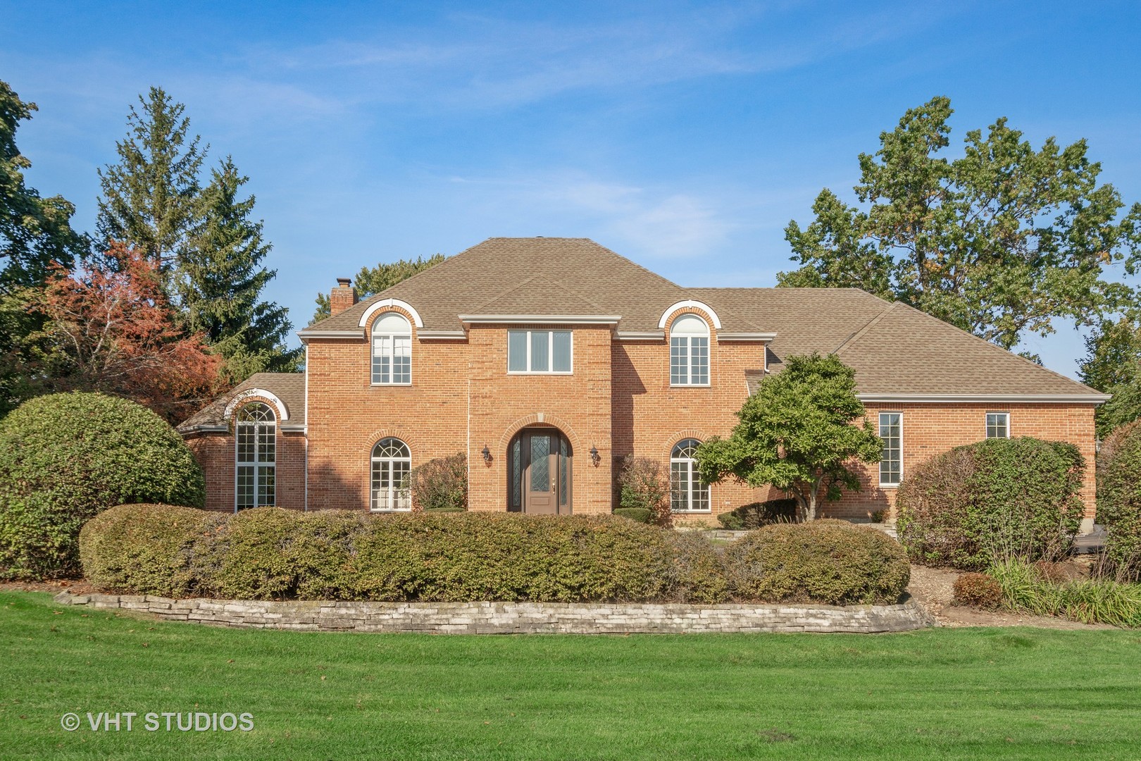 712 Milton Road Inverness, IL 60067 - Photo 1 of 33
