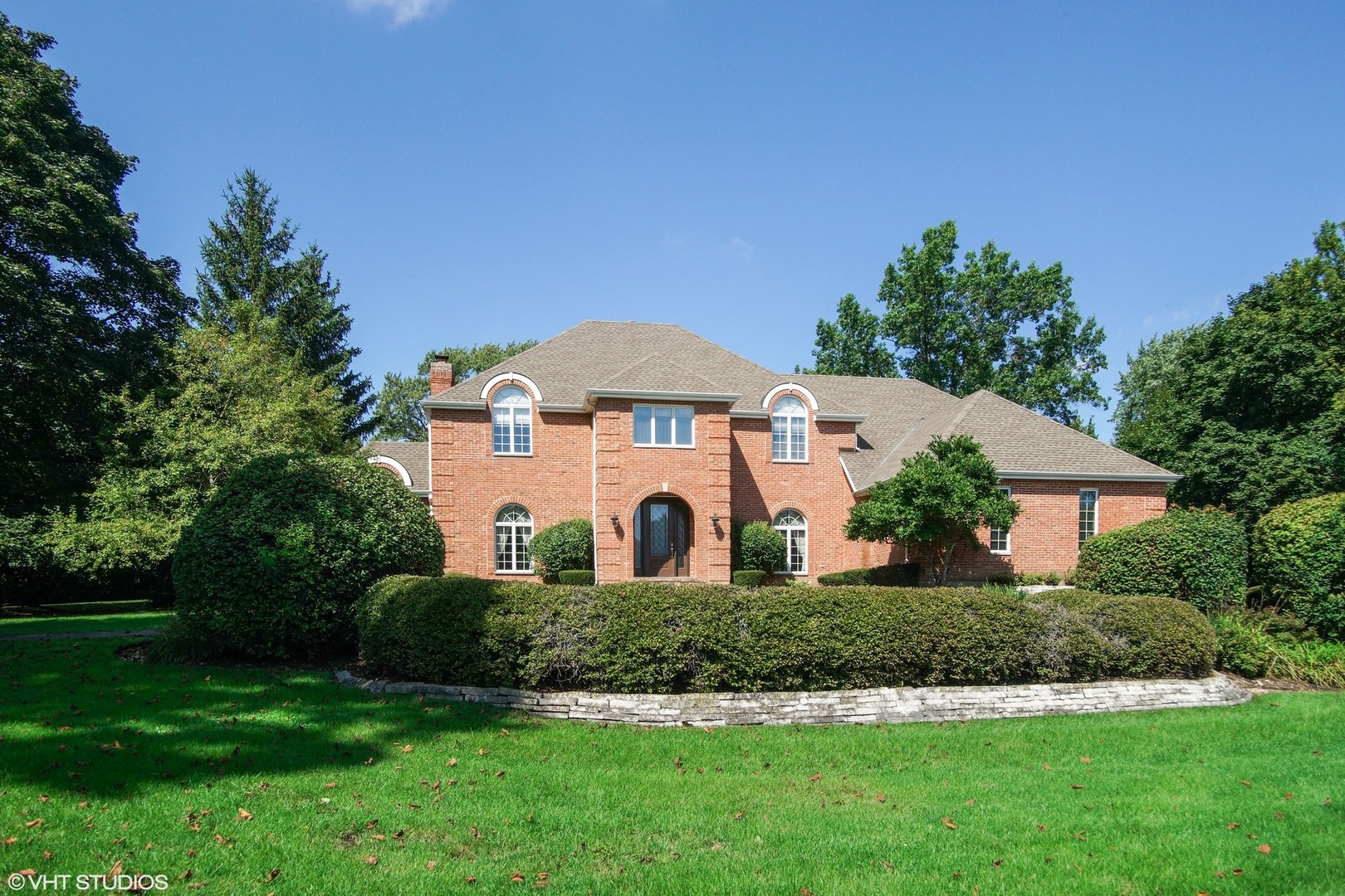 712 Milton Road Inverness, IL 60067 - Photo 2 of 33