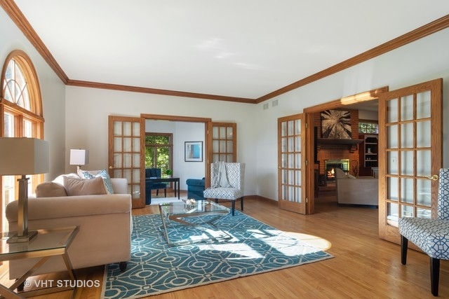 712 Milton Road Inverness, IL 60067 - Photo 4 of 33