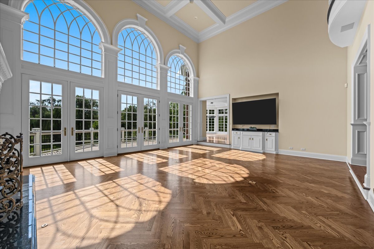 36W555 Stoneleat Road St. Charles, IL 60175 - Photo 11 of 76 Gallery Image 11