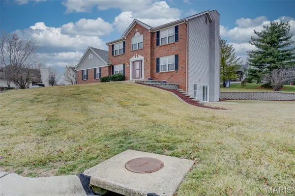 $580,000 | 603 Royal Pine Court, Lake St. Louis, MO 63367
