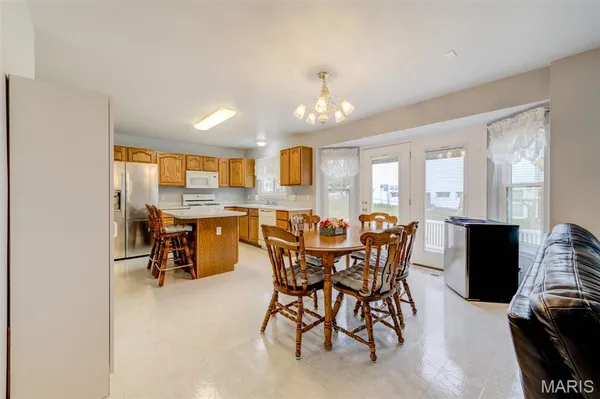 $580,000 | 603 Royal Pine Court, Lake St. Louis, MO 63367