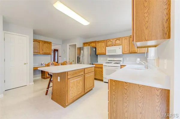 $580,000 | 603 Royal Pine Court, Lake St. Louis, MO 63367