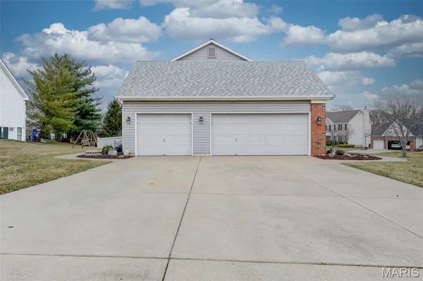 $580,000 | 603 Royal Pine Court, Lake St. Louis, MO 63367